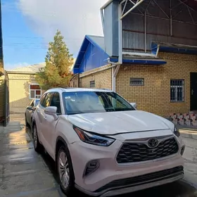 Toyota Highlander 2022