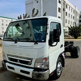 Mitsubishi Canter 2025