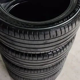 235 45 18 Mishelin Mahmaly