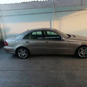 Mercedes-Benz E320 2004