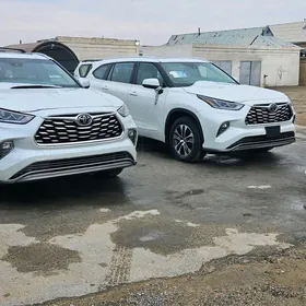 Toyota Highlander 2022