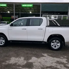 Toyota Hilux 2020