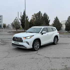 Toyota Highlander 2021
