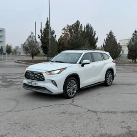 Toyota Highlander 2021