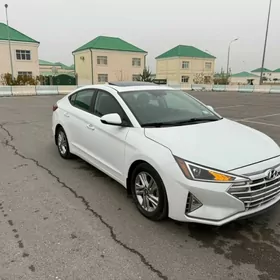 Hyundai Elantra 2020