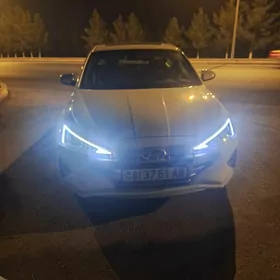 Hyundai Elantra 2020