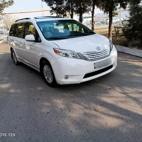 Toyota Sienna 2012