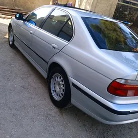 BMW E39 1998