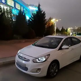 Hyundai Accent 2012