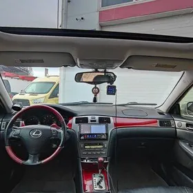 Leksus Es-330 tarpeda