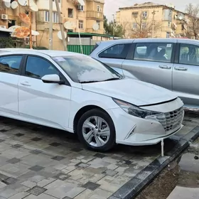 Hyundai Elantra 2023