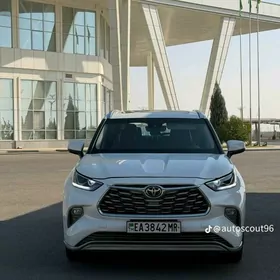 Toyota Highlander 2021