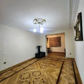 ул. Свобода. 2этаж 3комн.