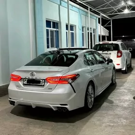 Toyota Camry 2018