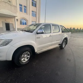 Toyota Hilux 2013