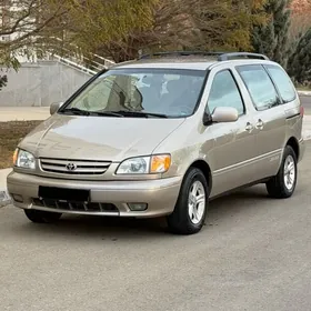 Toyota Sienna 2002