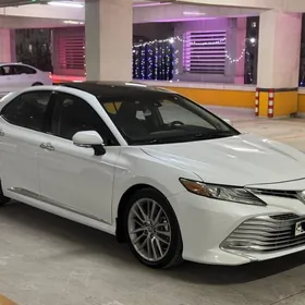 Toyota Camry 2018
