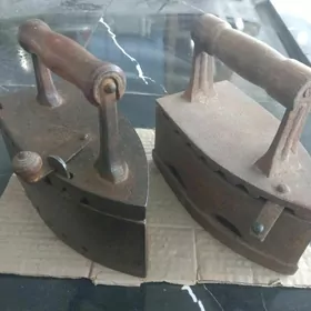 Утюги старинные