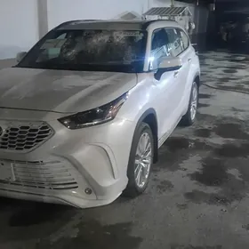 Toyota Highlander 2021