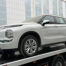 Mitsubishi Outlander 2025