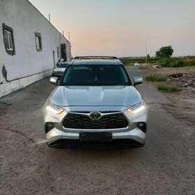 Toyota Highlander 2022