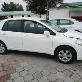 Nissan Versa 2010