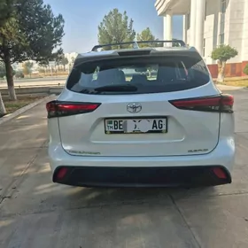 Toyota Highlander 2021