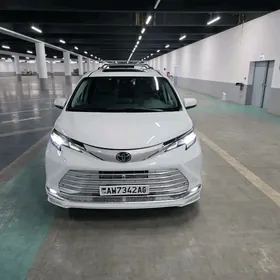 Toyota Sienna 2022