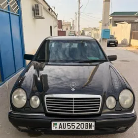 Mercedes-Benz E320 1996
