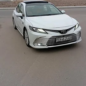 Toyota Camry 2021