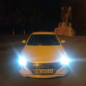 Hyundai Elantra 2020