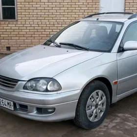 Toyota Avensis 2001