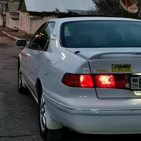 Toyota Camry 2000
