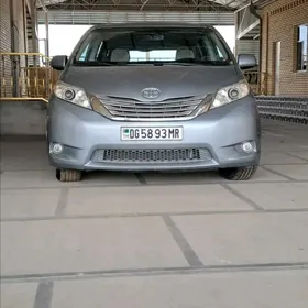 Toyota Sienna 2013
