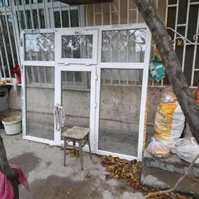 plastik aýna iki gat