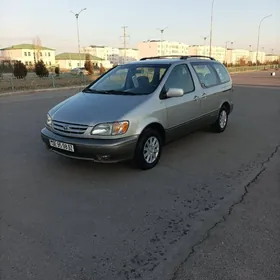 Toyota Sienna 2003