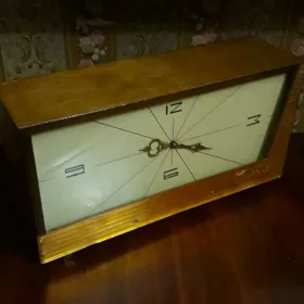 Часы Весна Настольные