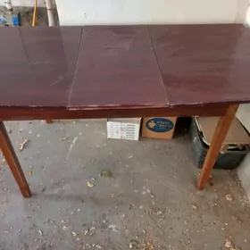 стол250м,дверь новая