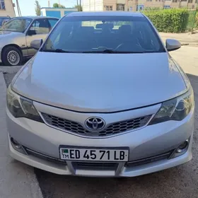 Toyota Camry 2014