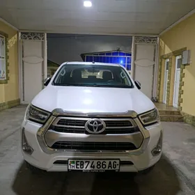 Toyota Hilux 2024