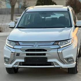 Mitsubishi Outlander 2022
