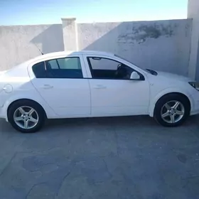 Opel Astra 2010
