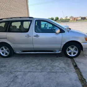 Toyota Sienna 2002