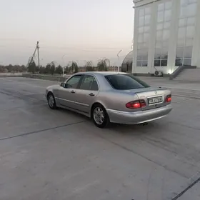 Mercedes-Benz E320 1996