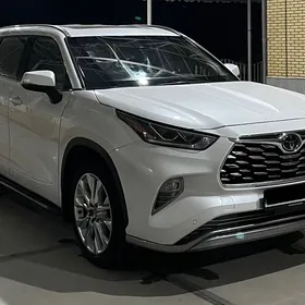 Toyota Highlander 2022