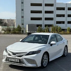 Toyota Camry 2021
