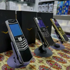 Vertu Signature Slider Exclus