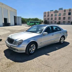Mercedes-Benz E320 2003