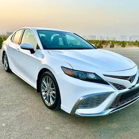 Toyota Camry 2021