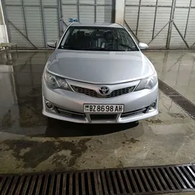 Toyota Camry 2014